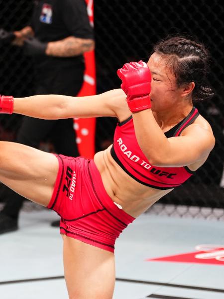  Shi Ming acerta Feng Xiaocan  em luta pelo UFC Fight Night 