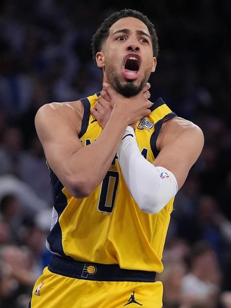 Tyrese Haliburton faz comemoração em alusão a Reggie Miller na partida entre Pacers e Knicks na NBA Tyrese Haliburton faz comemoração em alusão a Reggie Miller na partida entre Pacers e Knicks na NBA