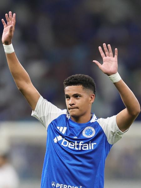 Kauã Prates vai deixar o Cruzeiro no meio do ano para se juntar ao Borussia Dortmund