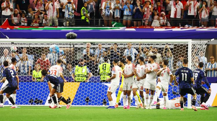lo-celso-marcou-um-golaco-de-falta-para-a-argentina-em-partida-contra-a-jordania-na-copa-do-mundo-1782613805839_v2_750x421 Messi marca e Argentina passa com 100% na Copa; veja como o Brasil pode se beneficiar