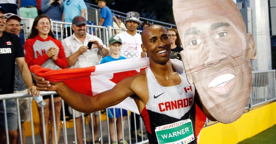 O canadense Damian Warner comemorou o ouro no decatlo com ele mesmo