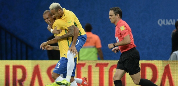 Miranda abriu o placar para o Brasil contra a Colômbia com apenas 1 minuto de jogo - Pedro Martins/Mowa Press