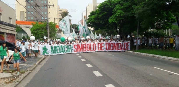 Torcedores do Palmeiras fazem homenagem a Moacir Bianchi, fundador da Mancha Verde, antes de clássico contra o São Paulo - Danilo Lavieri/UOL - Danilo Lavieri/UOL