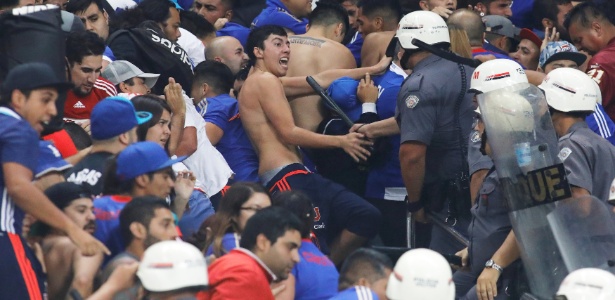Briga no setor Sul da Arena Corinthians resultou em 26 pessoas presas - Nacho Doce/Reuters