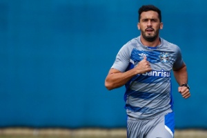 Edilson diz que Grêmio errou mais e pede para time aprender a lição