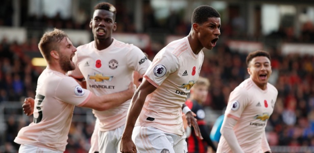 Rashford recebeu cruzamento de Pogba e contou com falha de Aké para marcar - John Sibley/Action Images via Reuters
