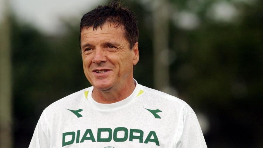 Jair Picerni como técnico do Palmeiras em 2003 - FERNANDO SANTOS/FOLHA IMAGEM