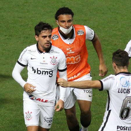 Jogadores do Corinthians celebram gol contra o América-MG, mas time caiu nas oitavas de final da Copa do Brasil - Fernando Moreno/AGIF