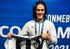 Botafogo dá camisa do clube a Cavani e manda indireta ao lembrar Loco Abreu - Reprodução/Instagram