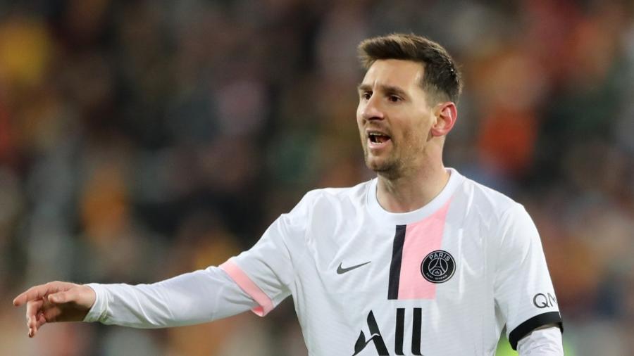 Messi em ação com a camisa do PSG contra o Lens pelo Campeonato Francês - Pascal Rossignol/Reuters