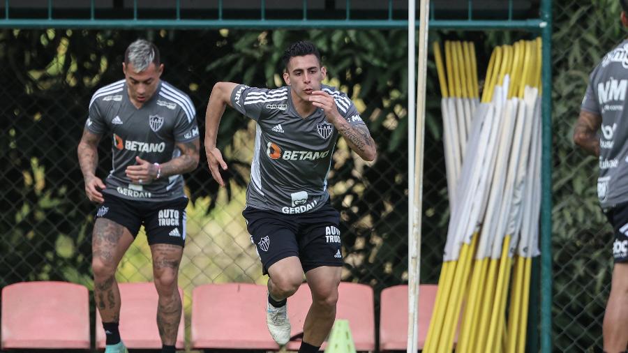 Pavón ficou fora dos confrontos com o Palmeiras, na Libertadores, por causa da punição dada pela Conmebol - Pedro Souza/Atlético-MG