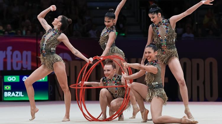 Equipe de conjunto do Brasil da ginástica rítmica no Mundial em Valencia