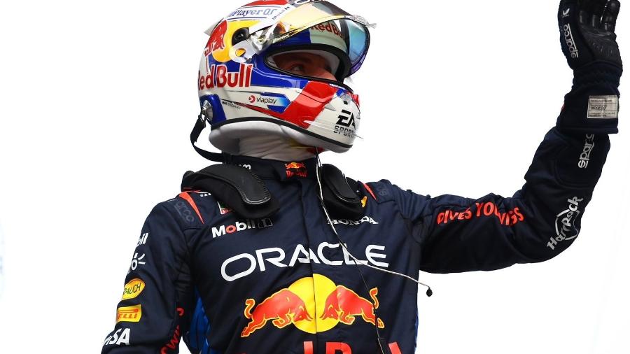 Max Verstappen comemora a pole position do GP da China