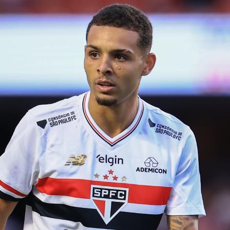 Matheus Alves, jogador do São Paulo, durante jogo contra o Santos no Brasileirão - Marcello Zambrana/AGIF