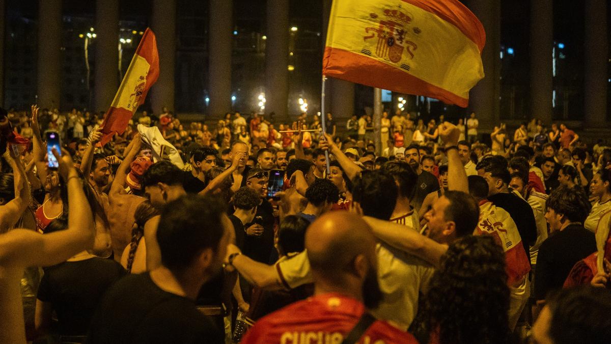 Adolescente morre na Espanha em festa pelo título da Copa do Mundo