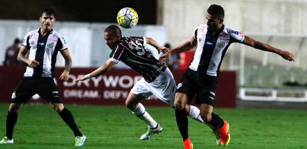O tricolor Marcos Jr. entre Zeca e Thiago Maia: pratas da casa - Nelson Perez/Fluminense FC