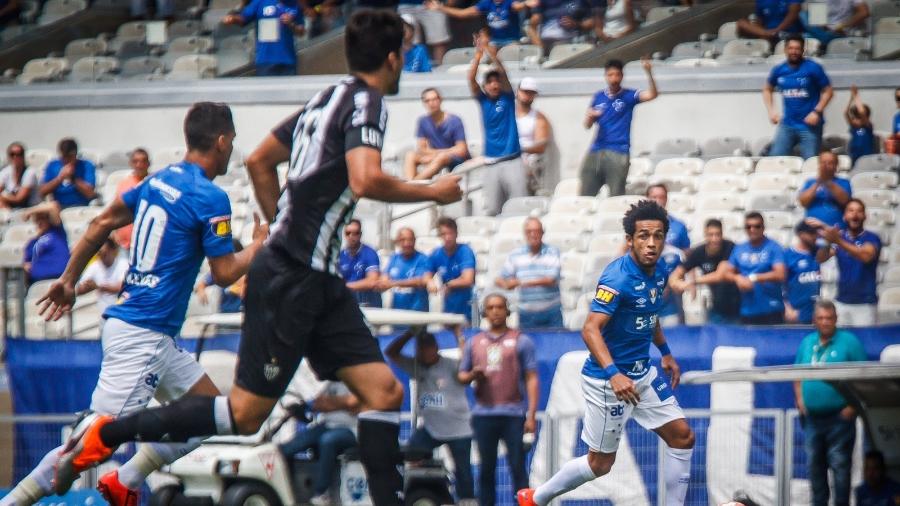 Cruzeiro e Atlético-MG em ação durante clássico pelo Campeonato Mineiro - Vinnicius Silva/Cruzeiro