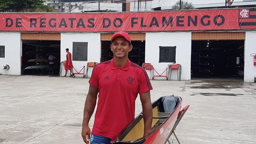 Canoísta Isaquias Queiroz foi apresentado como reforço do Flamengo - Vinicius Castro / UOL Esporte