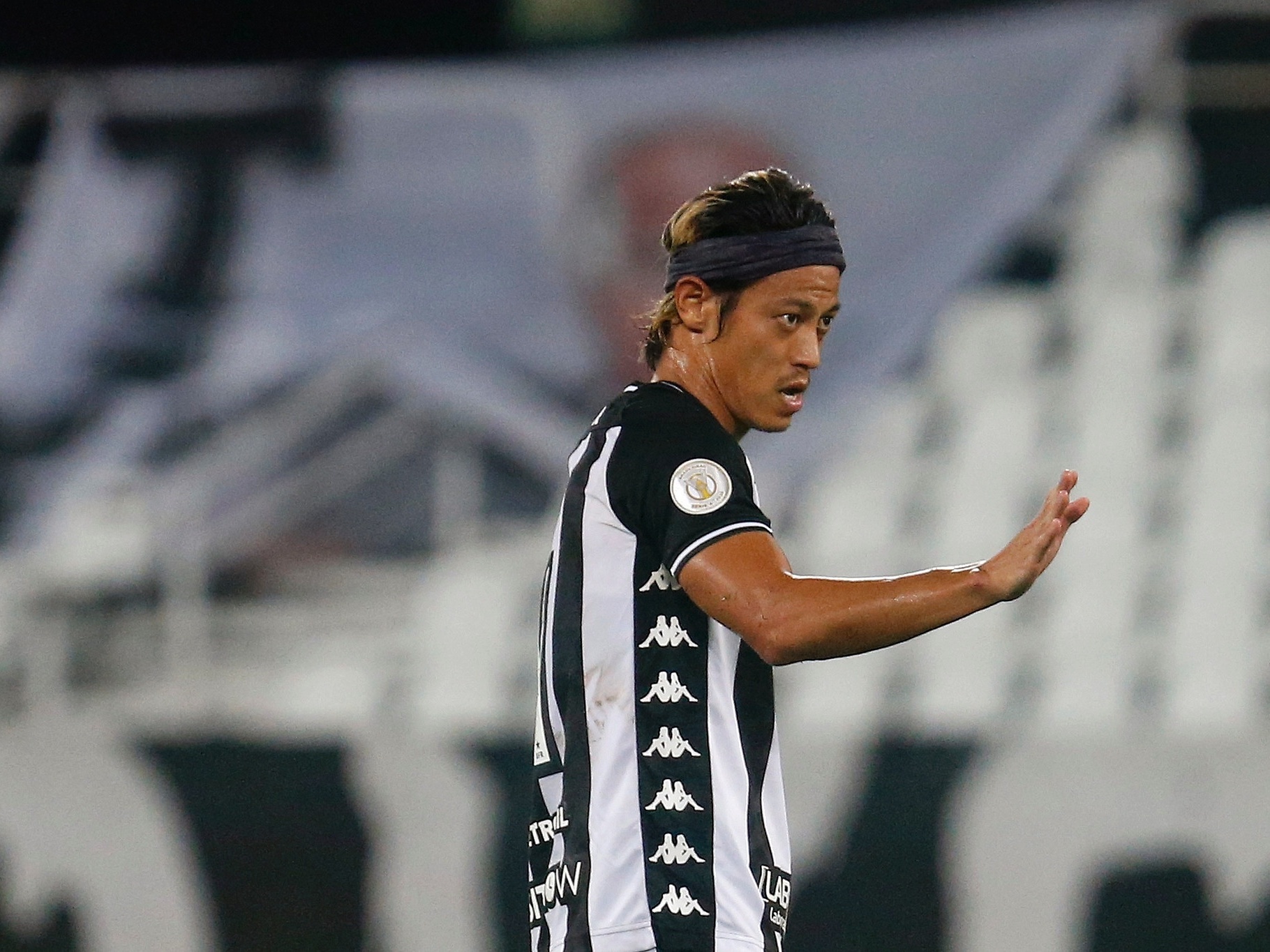 Gripado, japonês Honda tem estreia adiada pelo Botafogo: 'Peço desculpas