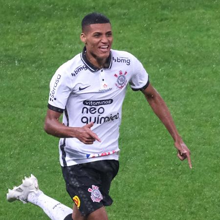 Rodrigo Varanda celebrates Corinthians goal in the derby against Palmeiras, for Paulistão - Marcello Zambrana/AGIF - Marcello Zambrana/AGIF