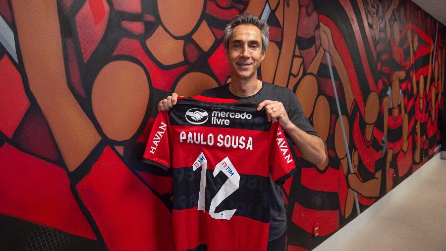 Paulo Sousa posa no Ninho do Urubu, centro de treinamento do Flamengo - Alexandre Vidal/Flamengo