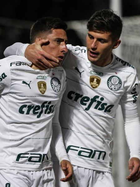 Merentiel comemora seu gol pelo Palmeiras contra o Bragantino ao lado de Kuscevic - WILIAN OLIVEIRA/FUTURA PRESS/FUTURA PRESS/ESTADÃO CONTEÚDO