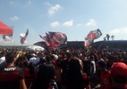 AeroFla: Torcida faz festa em embarque do time rumo à final da Libertadores - Alexandre Araújo/UOL Esporte