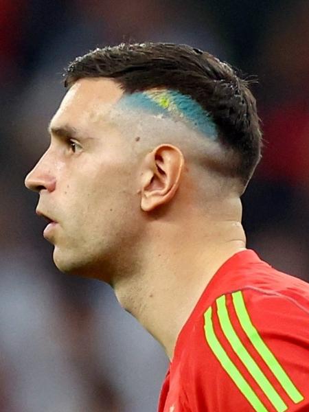 Goleiro da Argentina aparece de cabelo pintado com cores da bandeira