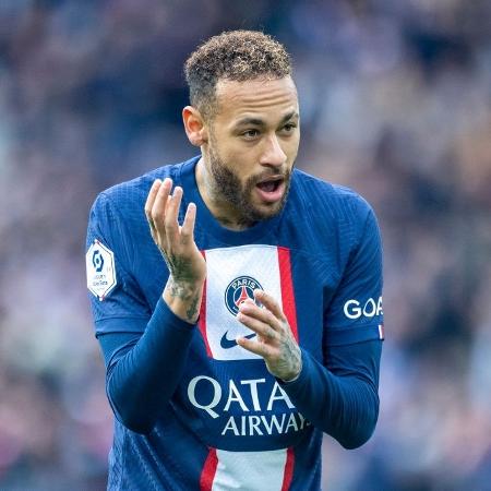 Xeque catari aumenta oferta por compra do Manchester United e ida de Neymar  à Inglaterra ganha força - Folha PE