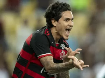 Flamengo perde gols aos montes, mas goleia Boavista e vai à semi do Carioca
