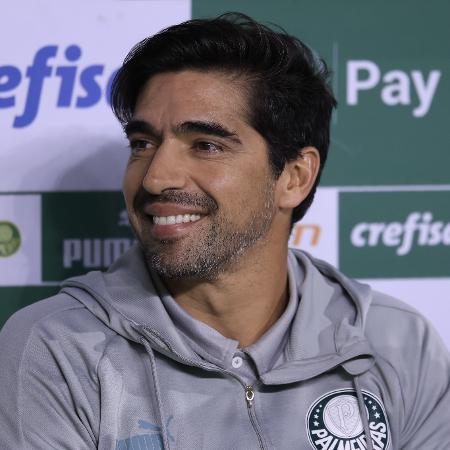 Abel Ferreira, técnico do Palmeiras, durante jogo contra o Atlético-GO, pelo Brasileirão