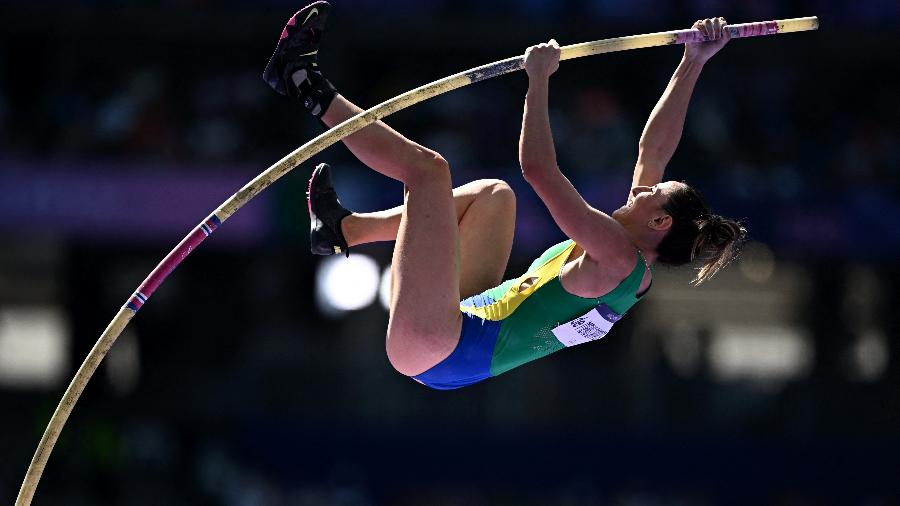 Juliana Campos, atleta do salto com vara feminino do Brasil, nas Olimpíadas de Paris