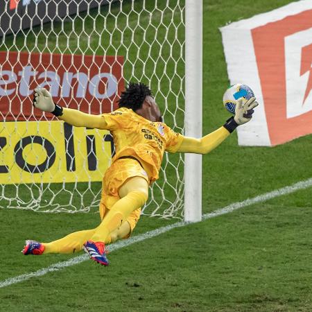 Goleiro fez boas defesas e segurou o empate sem gols contra o Fluminense