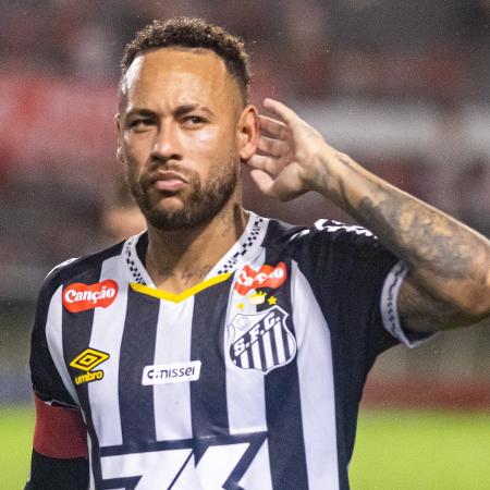 Neymar reage aos gritos da torcida do CRB após eliminação do Santos na Copa do Brasil Neymar reage aos gritos da torcida do CRB após eliminação do Santos na Copa do Brasil