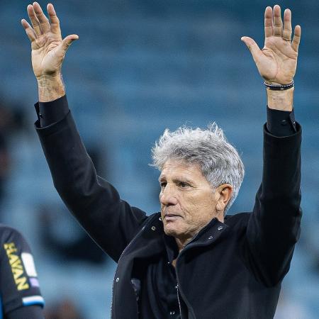 Renato Gaúcho, técnico do Grêmio, comemora vitória contra o Athletico, pelo Brasileirão