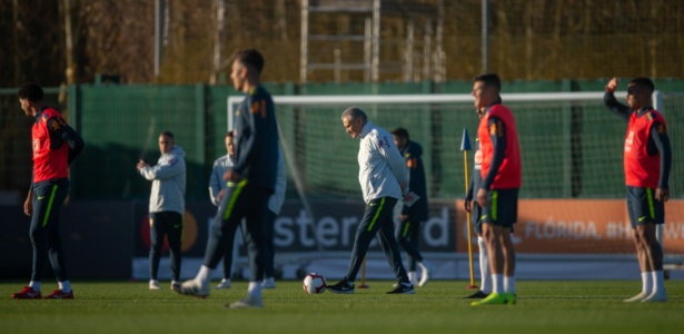 Tite comanda treino da seleção brasileira em Londres antes de amistosos da seleção - Pedro Martins / Mowa Press
