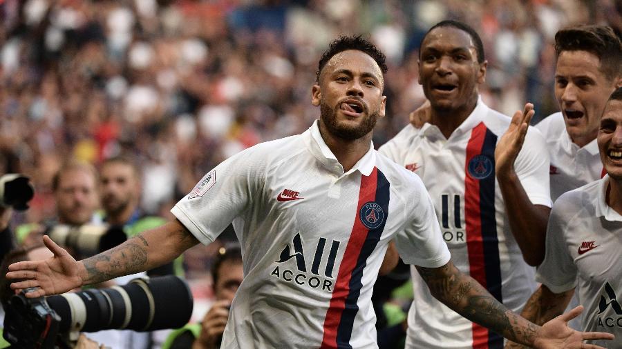 Neymar comemora gol do PSG contra o Strasbourg - Martin BUREAU / AFP