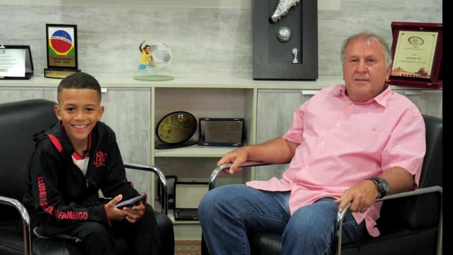 Zico conversa com Luiz Felipe, jovem torcedor do Flamengo - divulgação