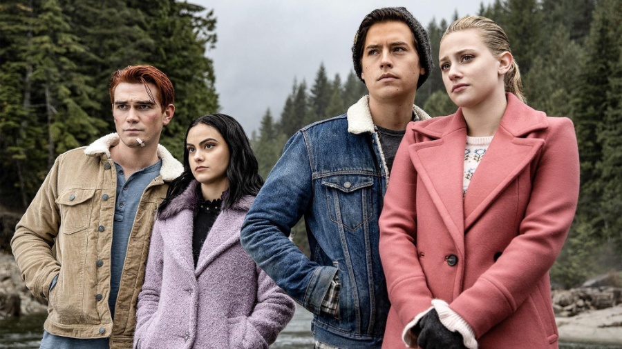 A CW Network produziu com a Warner Bros programas populares, incluindo "Arrow", o spinoff "The Flash" e "Riverdale" - UOL