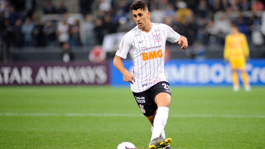 Danilo Avelar do Corinthians durante partida contra o Montevideo Wanderers pelo campeonato Copa Sul-Americana - Alan Morici/AGIF