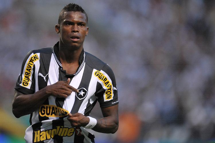 Maicosuel pelo Botafogo em 2012