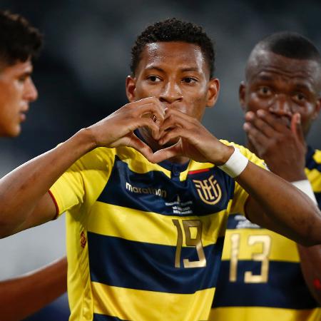 Gonzalo Plata, do Equador, comemora seu gol contra a Venezuela em partida pela Copa América no Nilton Santos