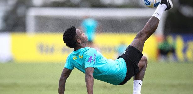 Vini Jr. durante treino da seleção brasileira em Belo Horizonte