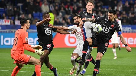 Com Paquetá apagado, Lyon empata com Reims pelo Campeonato Francês - ISTOÉ  Independente