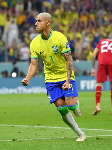 Richarlison faz o primeiro gol do Brasil na Copa do Mundo, em partida contra a Sérvia - Justin Setterfield/Getty Images