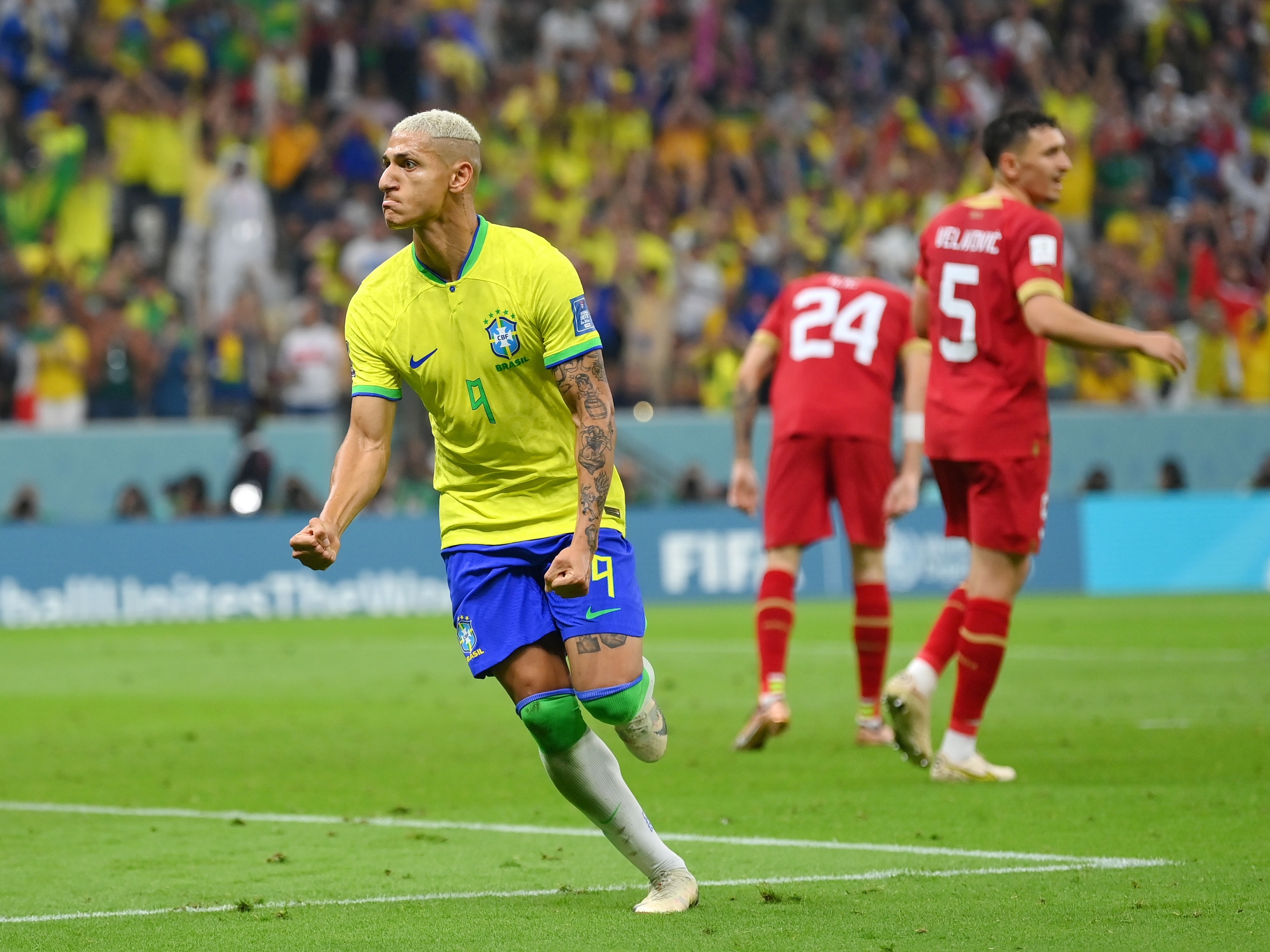 Richarlison desponta como grande candidato à 9 do Brasil na Copa