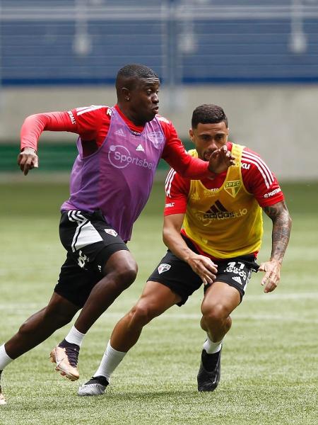 Jogadores do São Paulo durante treino neste domingo - Reprodução/Twitter/@SãoPauloFC