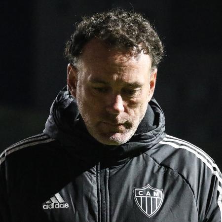 Gabriel Milito, técnico do Atlético-MG, durante jogo contra o Inter