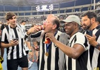 Comemoração do Botafogo tem cooler no campo e festa relâmpago no estádio - Bruno Braz / UOL