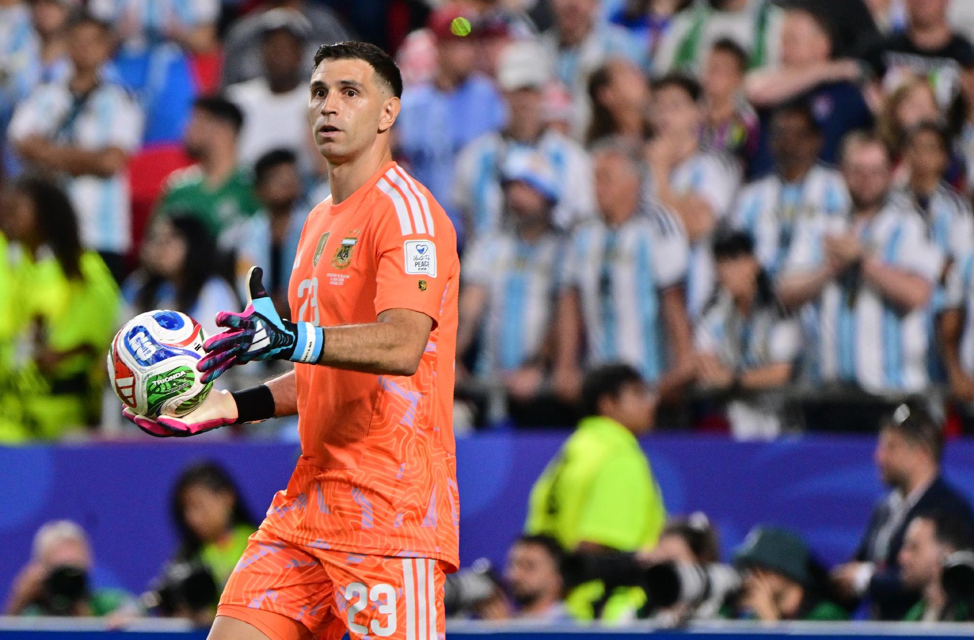 Dibu Martínez, goleiro da Argentina, durante a Copa do Mundo - undefined